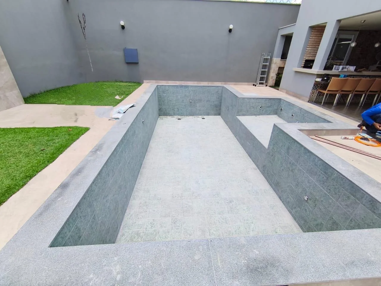 Piscina preparada para acabamento